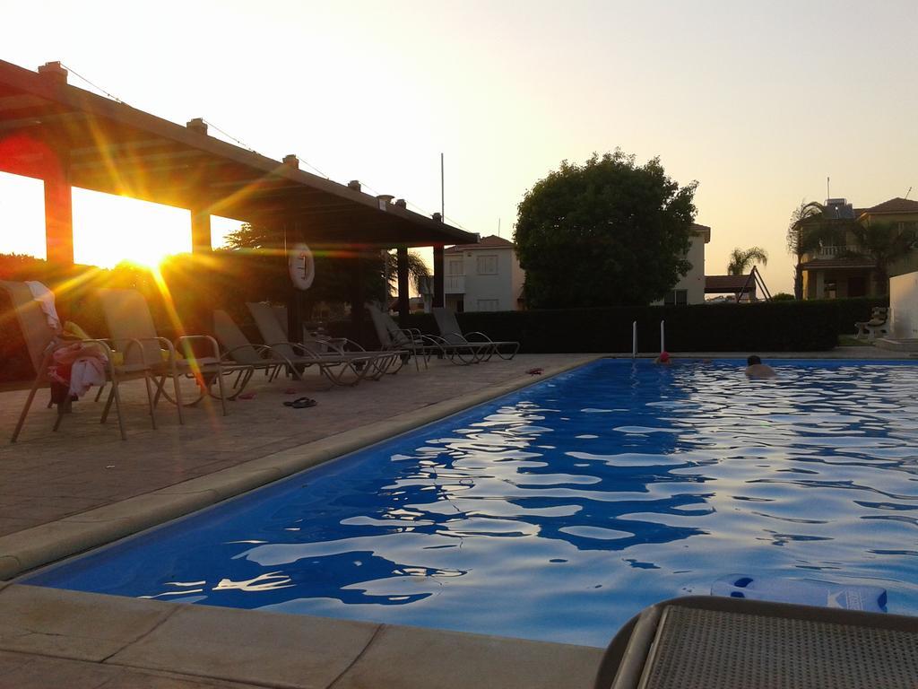 Sunset Garden Villa Pervolia Exterior foto